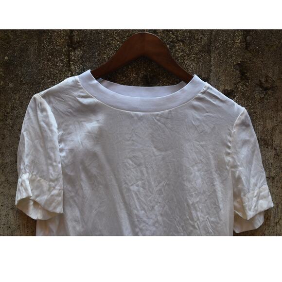 Alice + Olivia Classics White Silk Blend Short Sleeve Tee – Size S - Picture 3 of 4